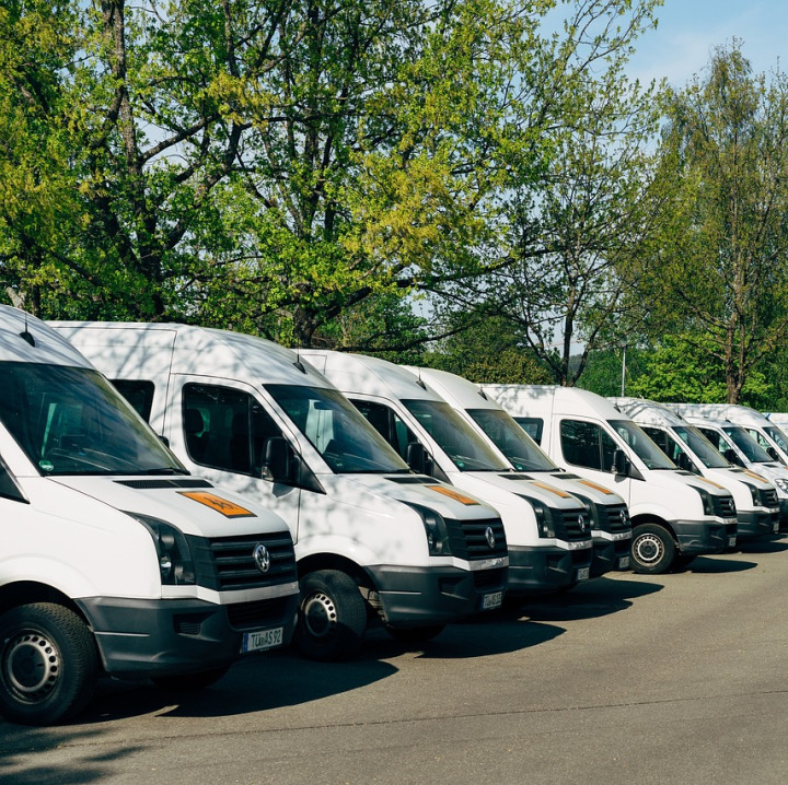 delivery truck logistics fleet